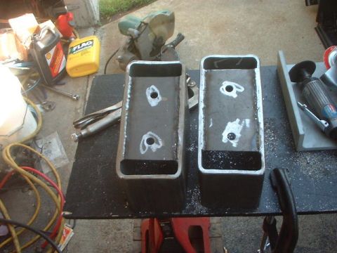 1995 Ford Bronco - Welded a 3/16" thick plate to the top. It is then bolted and welded to the frame.