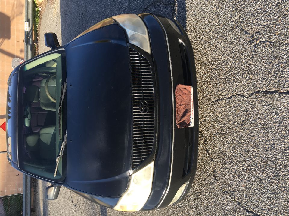 2001 Toyota Avalan “Black Avie / Blackie”