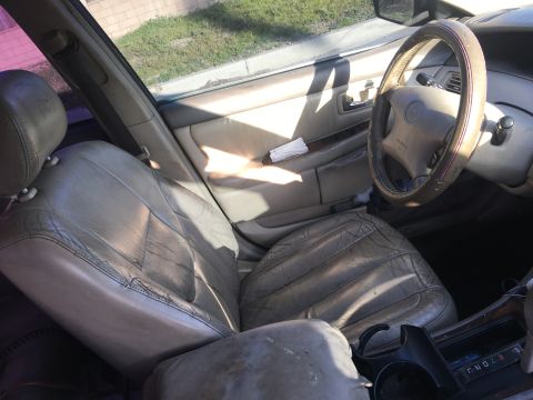 2001 Toyota Avalan photo