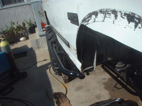 1995 Ford Bronco - painted.. a few days later i slipped off of them and landed hard on the ground back first.. picked up some anti-slip 3M tape from home depo…