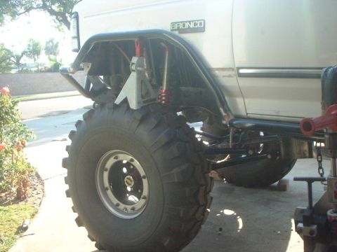 1995 Ford Bronco - Bent the tube, painted it all minus the areas where it would be welded..