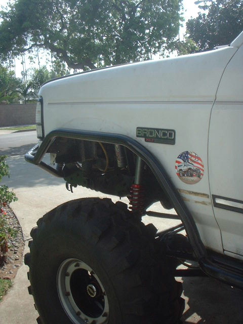 1995 Ford Bronco - welded on.. not too shabby.. covers up my awesome sawzall work.. ahahaha