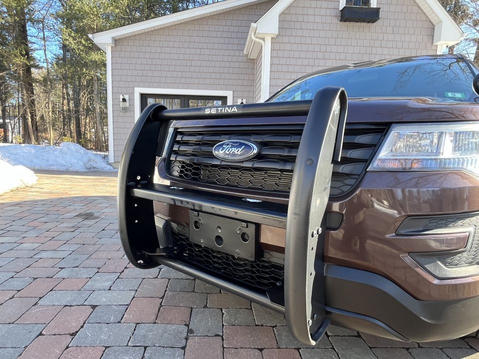 Close-up of Ford Explorer grille and Setina push bumper from front corner
