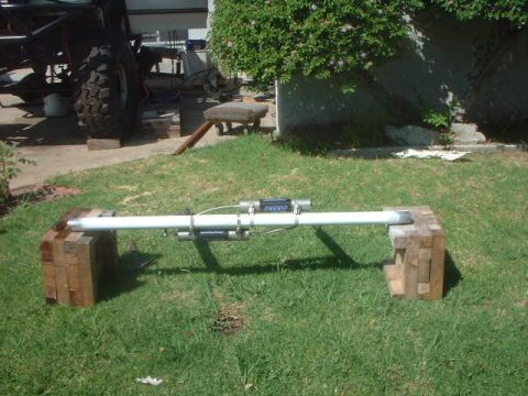 1995 Ford Bronco - Mounted the Fox Shox resevoirs to the tube