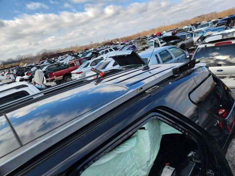2016 Ford Explorer - This '15 Ltd. was T-boned in the RHR door, so its roof rack was OK. So were its front heated/cooled seats, its center console/shifter, its…