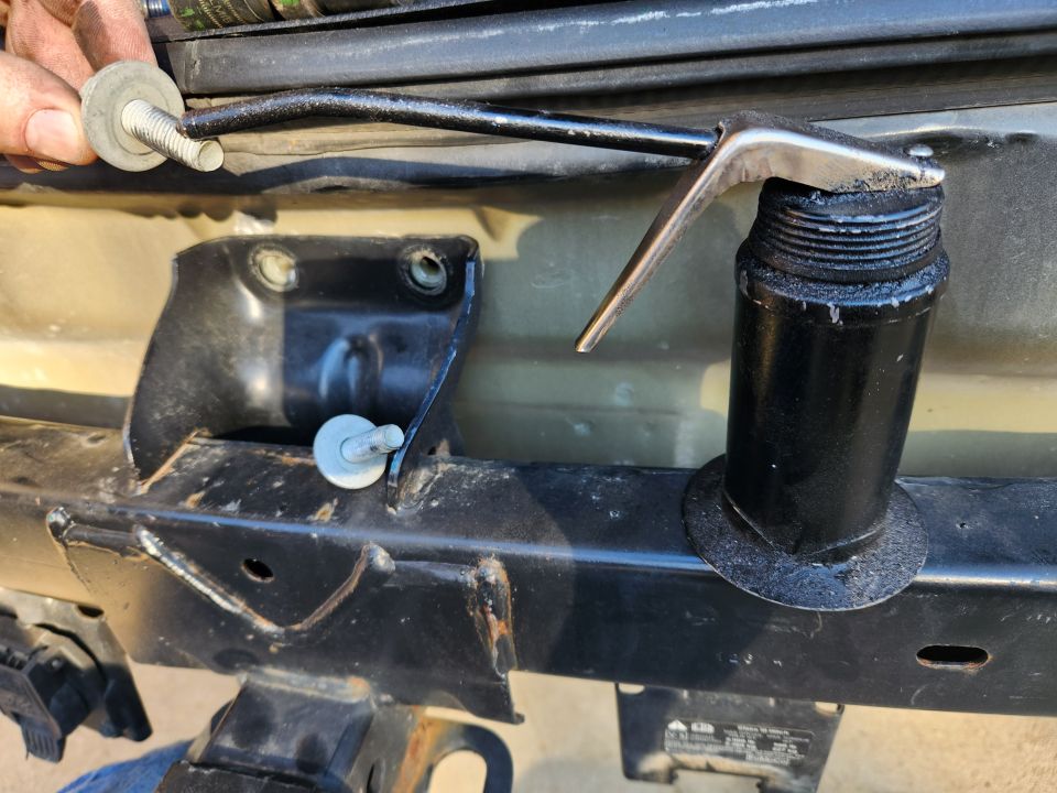 Some of the body holes didn't have bolts, so oil is needed for threads to be cut during the first installation.