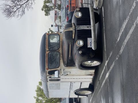 1900 Yugo GVX - Old Ford Truck 40â€™s?