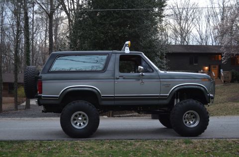 1986 Ford Bronco photo