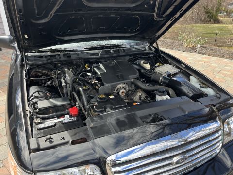 2001 Ford Crown Victoria