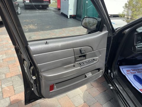 2001 Ford Crown Victoria