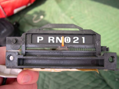 1994 Ford Bronco - The spring is a bit worn too, it should have brought the needle back to the right, all the way.