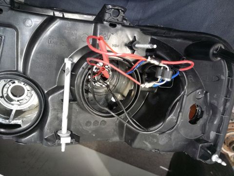 2004 Ford Expedition - Because the Expedition has a separate highbeam and lowbeam bulb but the projector uses one bulb for both with a shutter for highbeam. This…