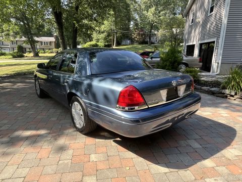 2001 Ford Crown Victoria