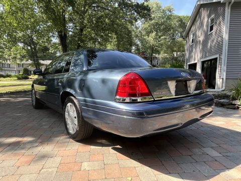 2001 Ford Crown Victoria