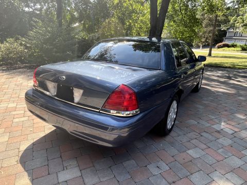 2001 Ford Crown Victoria