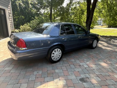 2001 Ford Crown Victoria