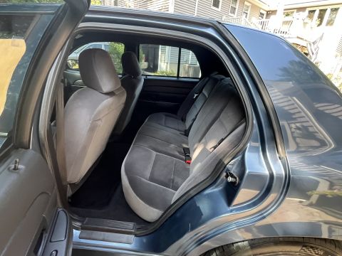 2001 Ford Crown Victoria