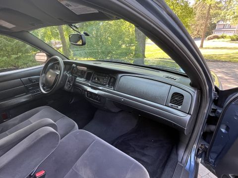 2001 Ford Crown Victoria