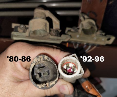 1983 Ford Bronco - Tailgate Connector Comparison IF THE IMAGE IS TOO SMALL, click it. . See also: [url=https://www.supermotors.net/registry/media/692844] http…