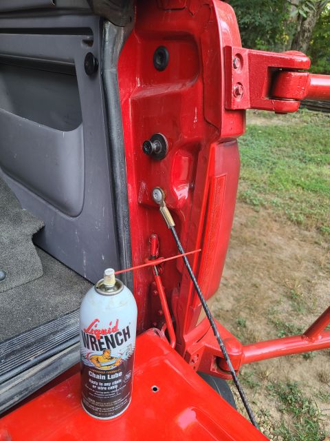 1983 Ford Bronco - Lubrication IF THE IMAGE IS TOO SMALL, click it. Like all the other hinges & latches, the t/g should be lubed periodically with a flowable…