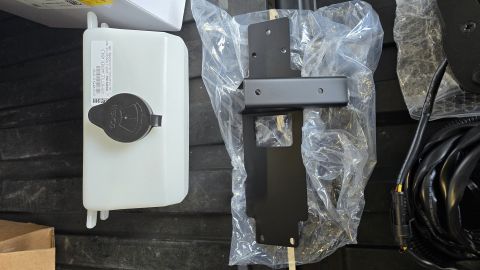 2025 Polaris RANGER - OeM polaris bottle and bracket