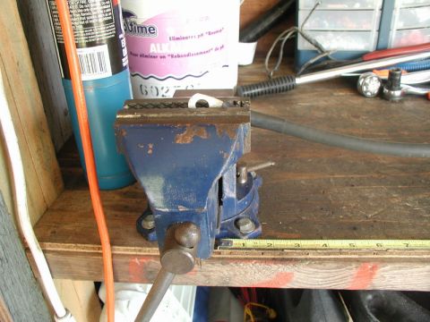 1985 Ford Bronco - The cable from the alternator to the HMEG fuse is 30".