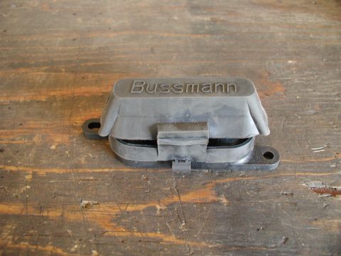 1985 Ford Bronco - The HMEG fuse holder.