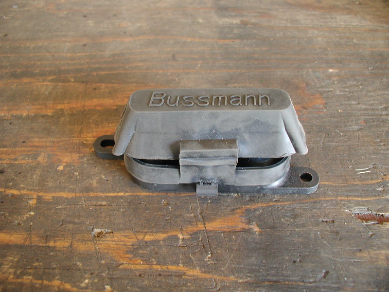 The HMEG fuse holder.