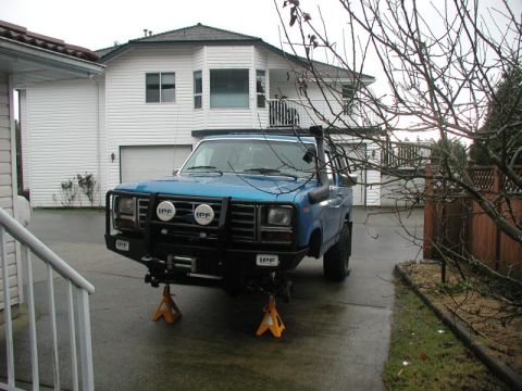 1985 Ford Bronco - 8 Lug Axle Swap