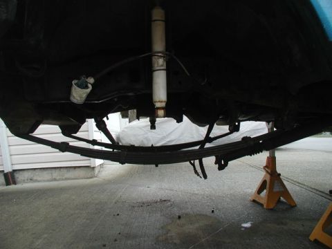 1985 Ford Bronco - We decided to pull the axle and work indoors.