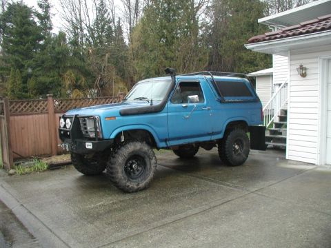 1985 Ford Bronco - Front all done. I love the look of the 36" Irok's.