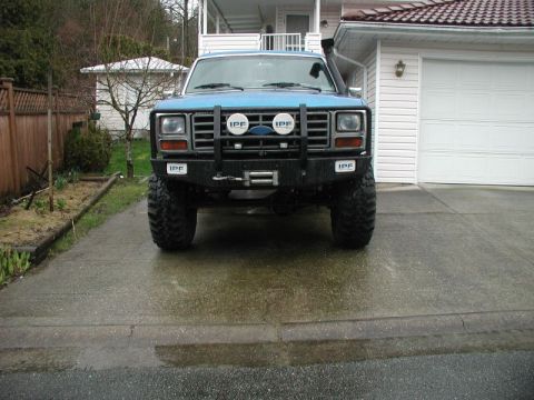 1985 Ford Bronco - Front all done.
