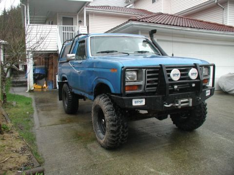 1985 Ford Bronco - Front all done.