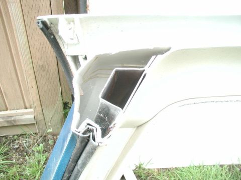 1985 Ford Bronco - The metal structure.