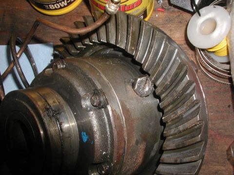 1985 Ford Bronco - 8 of the 10 ring gear bolts came out on the D44.