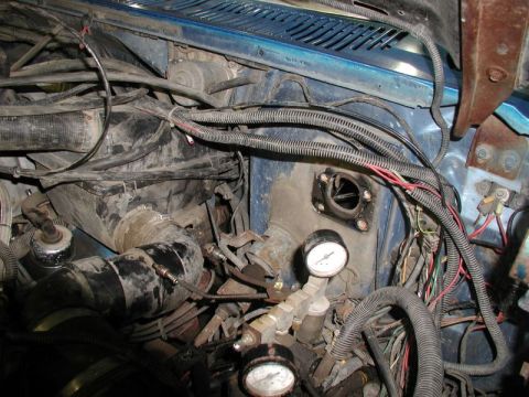 1985 Ford Bronco - Remove the booster.