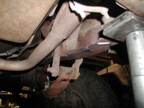 1985 Ford Bronco - We decided to put a piece of 32" long plate along the bottom the frame.