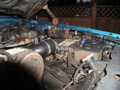 1985 Ford Bronco - I used a tupperware container to protect the fuse block from the elemants.