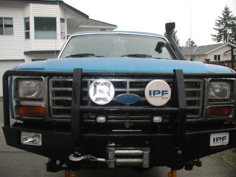 1985 Ford Bronco - Covers off.