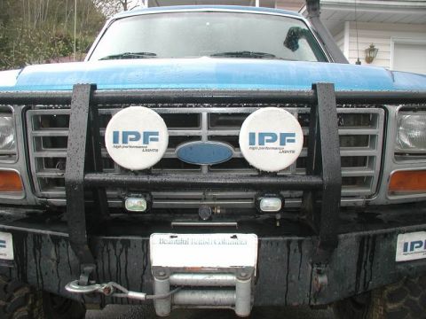 1985 Ford Bronco - Front coupler with cover on.