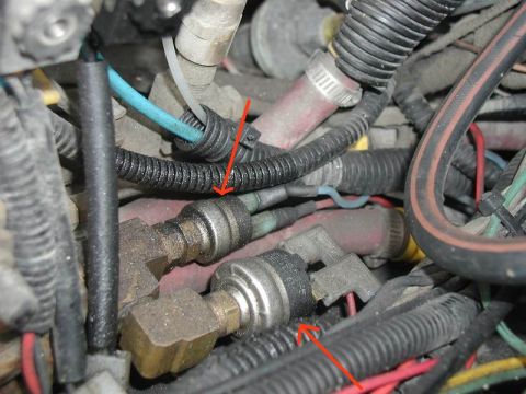 1985 Ford Bronco - One pressure switch is 80-110 psi for the ARB's and the other is 125-150 psi for airing up the tires.