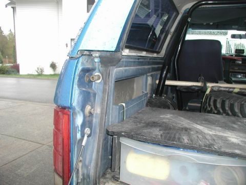 1985 Ford Bronco - Rear coupler.