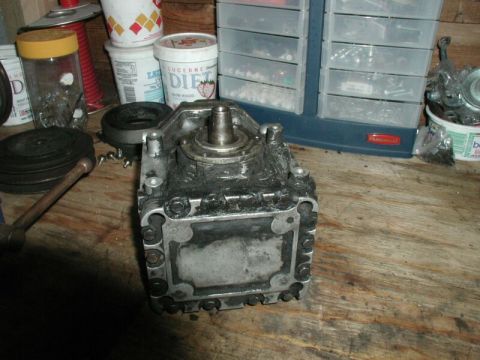 1985 Ford Bronco - Re-install the seal plate.