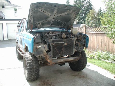 1985 Ford Bronco - What was left of the left body mount hardware.