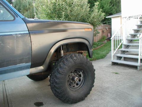 1985 Ford Bronco - The best part of the truck now! The fender is "hand tight" until the radiator support is installed.