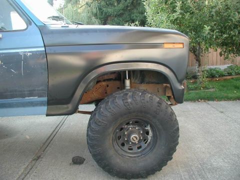 1985 Ford Bronco - The best part of the truck now! The fender is "hand tight" until the radiator support is installed.