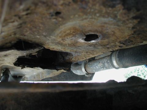 1985 Ford Bronco - The left rear corner. Not as bas, but it was getting there.