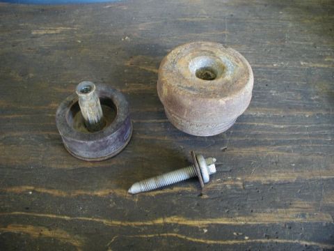 1985 Ford Bronco - The upper and lower bushings, and bolt. This is for the front cab mounts.