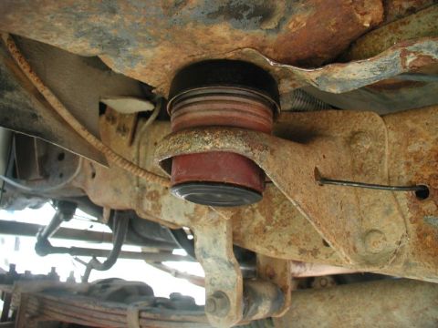 1985 Ford Bronco - The left side ready to be tightened.