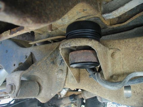 1985 Ford Bronco - The right side ready to be tightened.